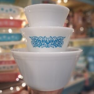 Federal Glass Vintage Milk Glass, Blue Tulips Mixing Bowl Set, Nesting Bowls,MCM